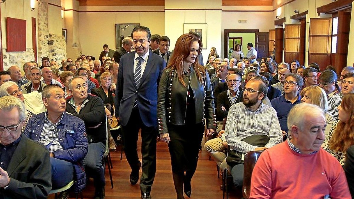 La presidenta de las Cortes, Silvia Clemente, a su llegada a la jornada sobre despoblación en Arévalo.-ICAL
