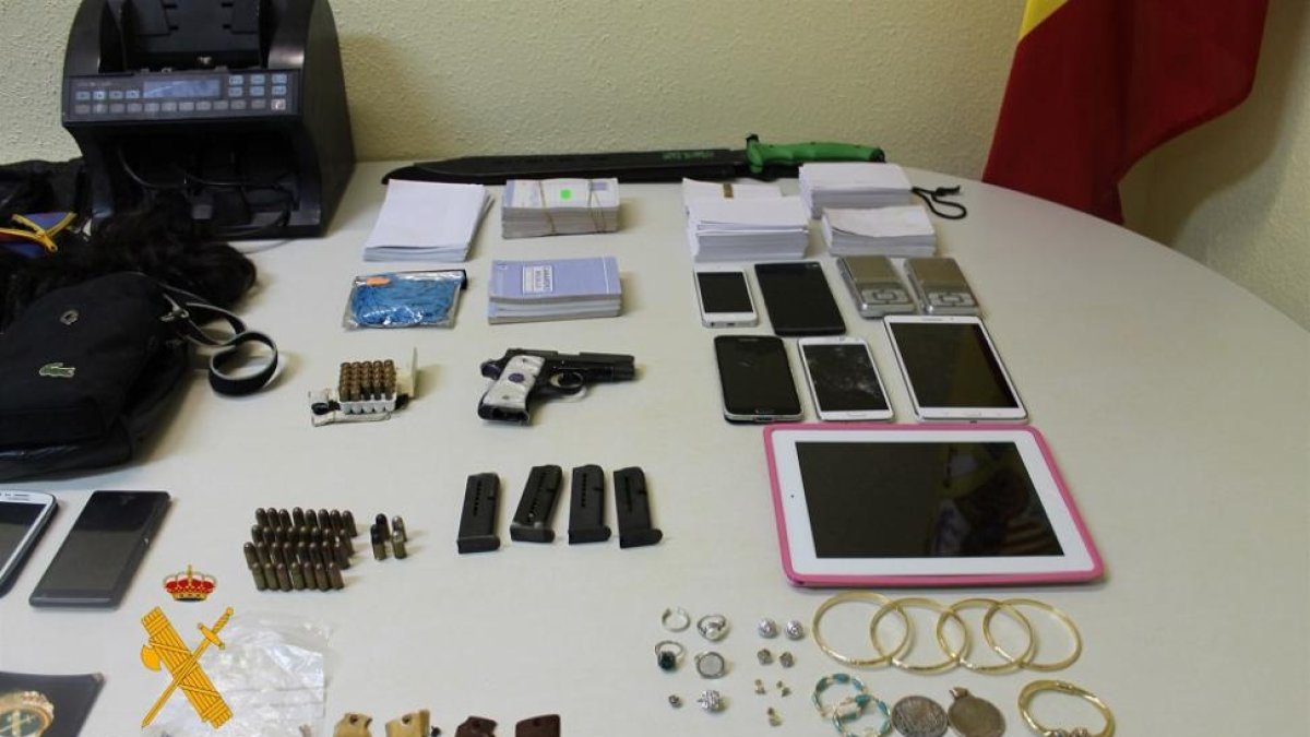 Material incautado en la operación.-GUARDIA CIVIL