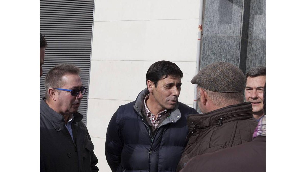 Lino Rodríguez a la salida de la asamblea de Asaja-P. REQUEJO