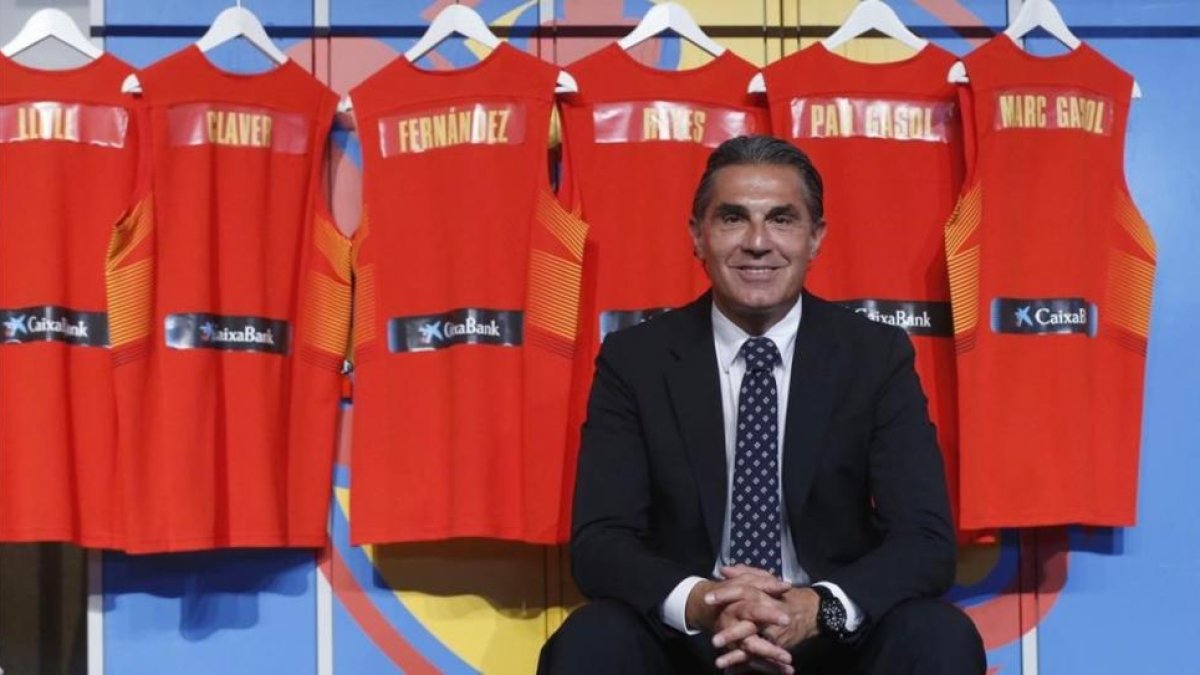 Scariolo posa en un acto de la federación de la pasada temporada-JUAN CARLOS HIDALGO / EFE