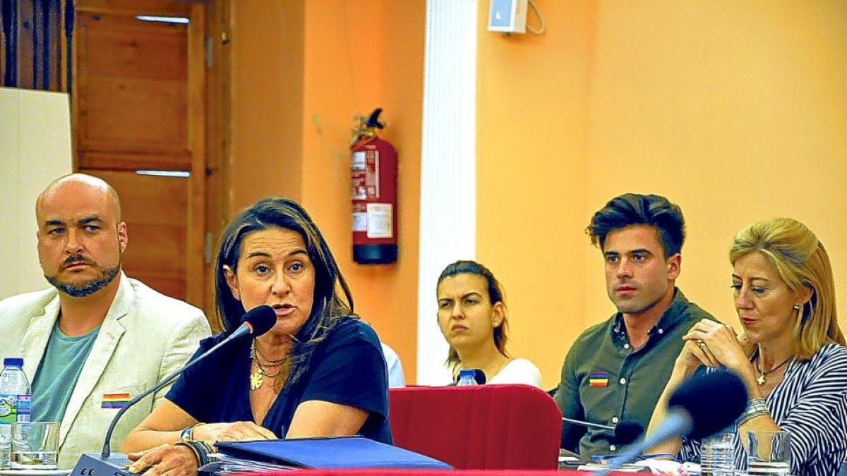 La portavoz del PP, Olga Mohíno, durante una intervención en el Pleno.-S.G.C.
