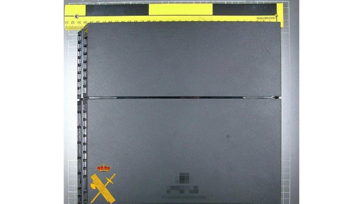 Play Station 4 incautada.-GUARDIA CIVIL