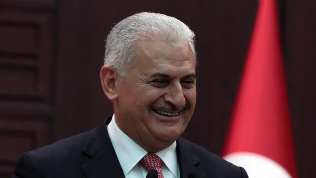 El primer ministro turco, Binali Yildirim, comparece para explicar el acuerdo de normalización de relaciones con Israel.-BURHAN OZBILICI / AP
