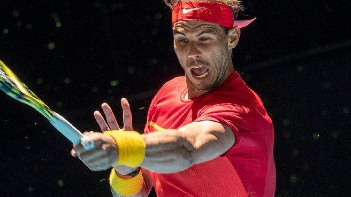 Rafa Nadal, durante su partido ante el japonés Yoshihito Nishioka.-TONY ASHBY (AFP)
