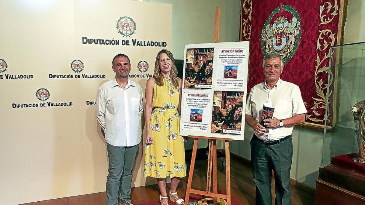 Artemio Rodríguez (I), María San José y Féliz Sanz en la presentación del XX Mercado de la India Chica.-AYUNTAMIENTO DE MEDINA