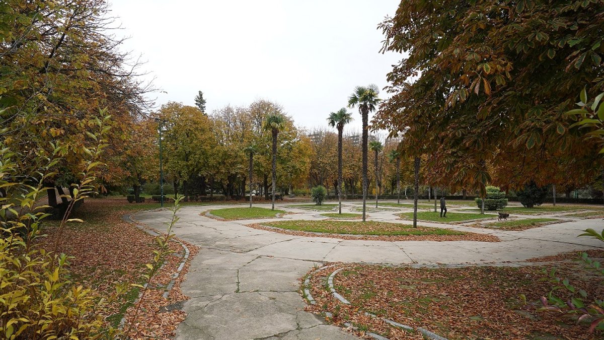 Zona dónde se construirá la nueva pista de 'Skate', en Moreras. E.M