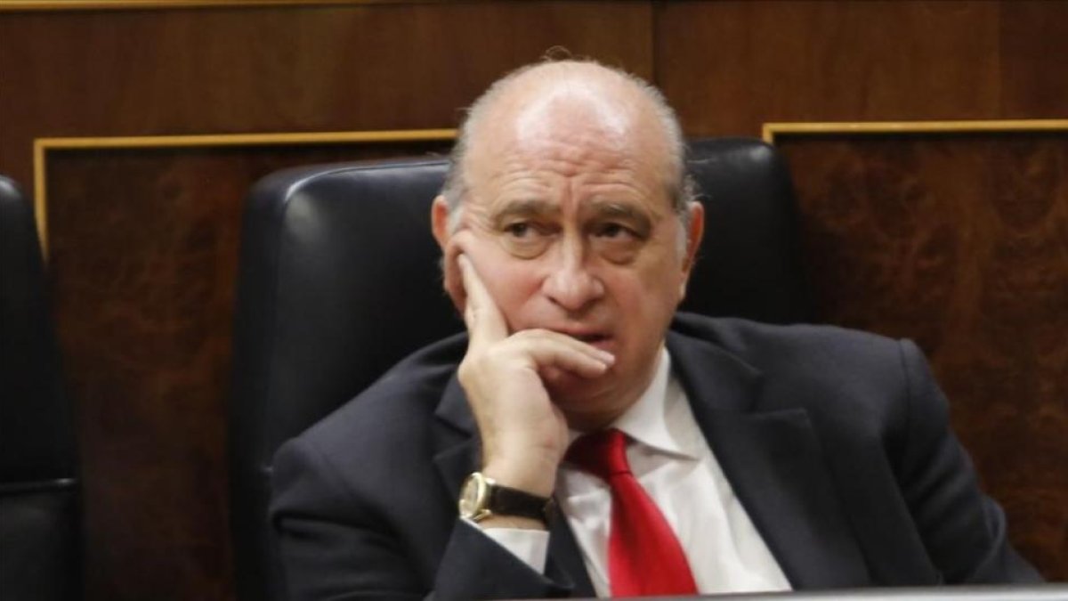 El exministro del Interior Jorge Fernández Díaz, en el Congreso.-AGUSTÍN CATALÁN