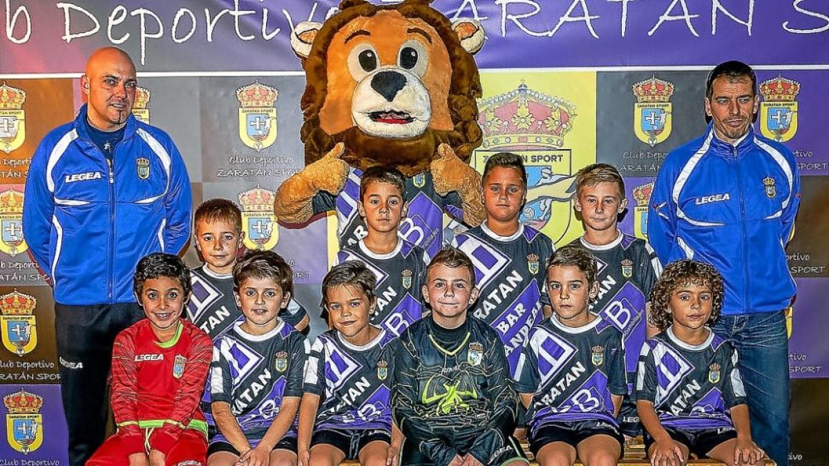 Foto de familia del equipo prebenjamín A.-JUAN ALONSO