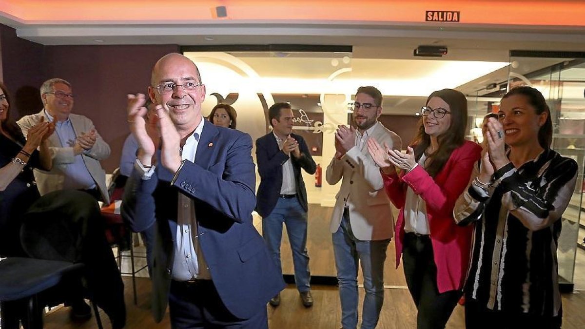 Fernández Antolín, ayer, a su llegada al acto de Ciudadanos en el Hotel Colón de Valladolid.-ICAL