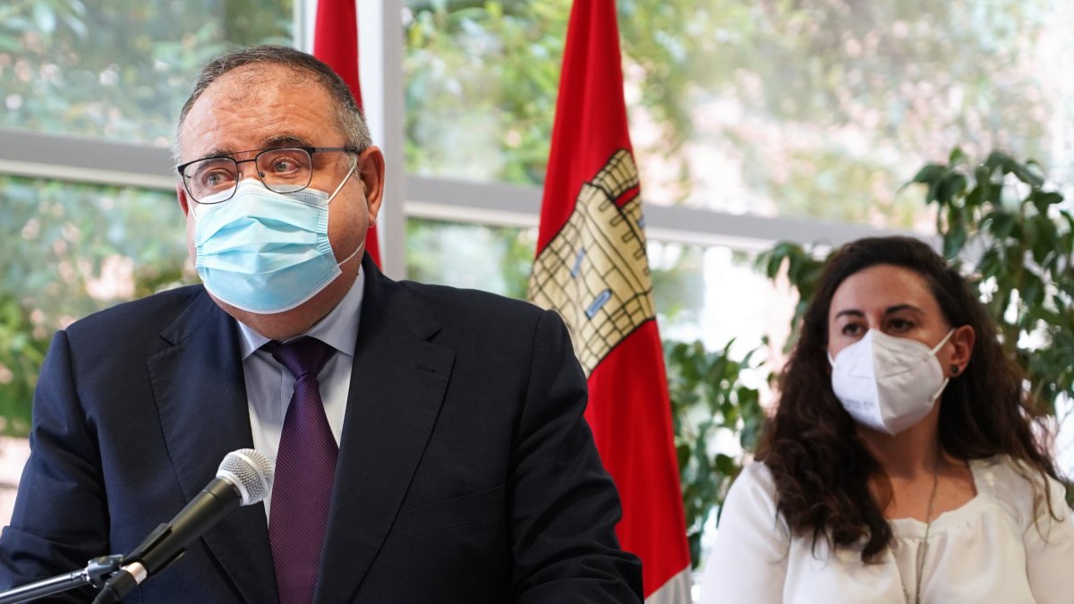 Alejandro Vázquez y Sonia Tamames, el día de la toma de posesión de esta última como directora general de Salud Pública. ICAL.