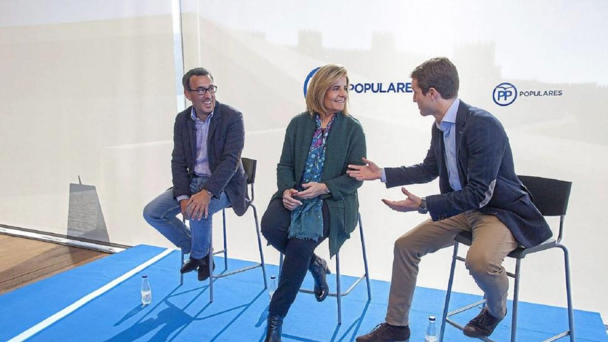 Antolín, Bañez y Casado, ayer, en el Ávila en el acto sobre las pensiones.-ICAL