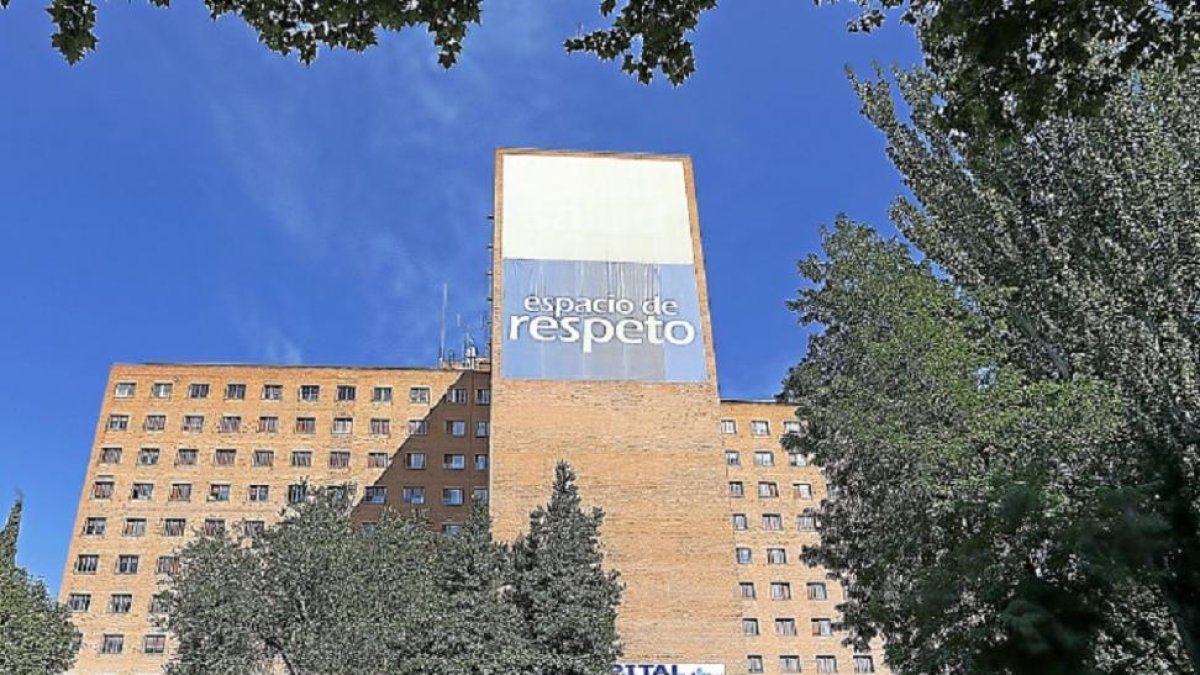 Hospital Clínico Universitario.-J.M. LOSTAU