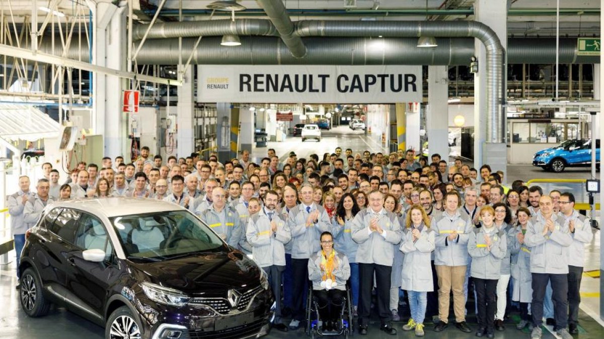 La atleta más laureada del deporte paralímpico español Teresa Perales dió hoy una charla denominada 'La fuerza de la actitud' en las factorías Renault en Valladolid a los los directivos de las plantas de Motores y Carrocería Montaje.-ICAL