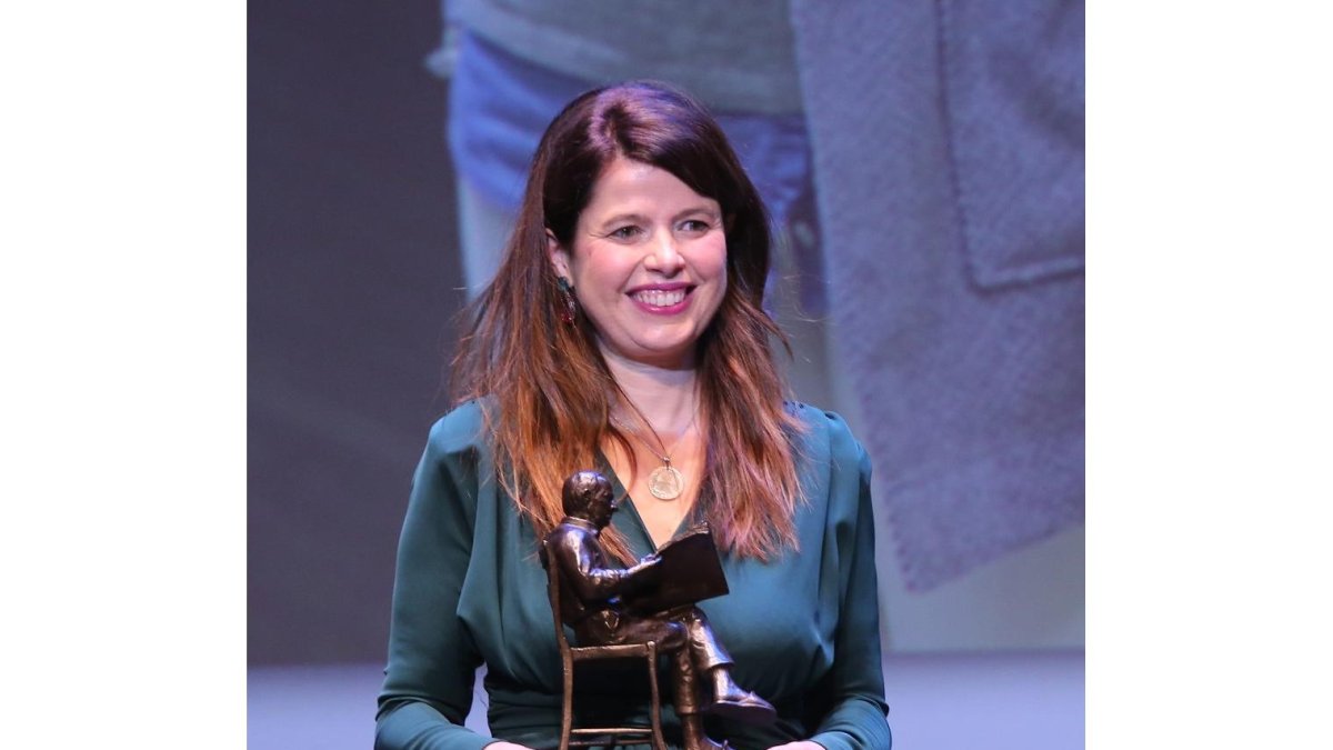 Lola Pons recoge el XXV Premio Nacional de Periodismo ‘Miguel Delibes’. -ICAL