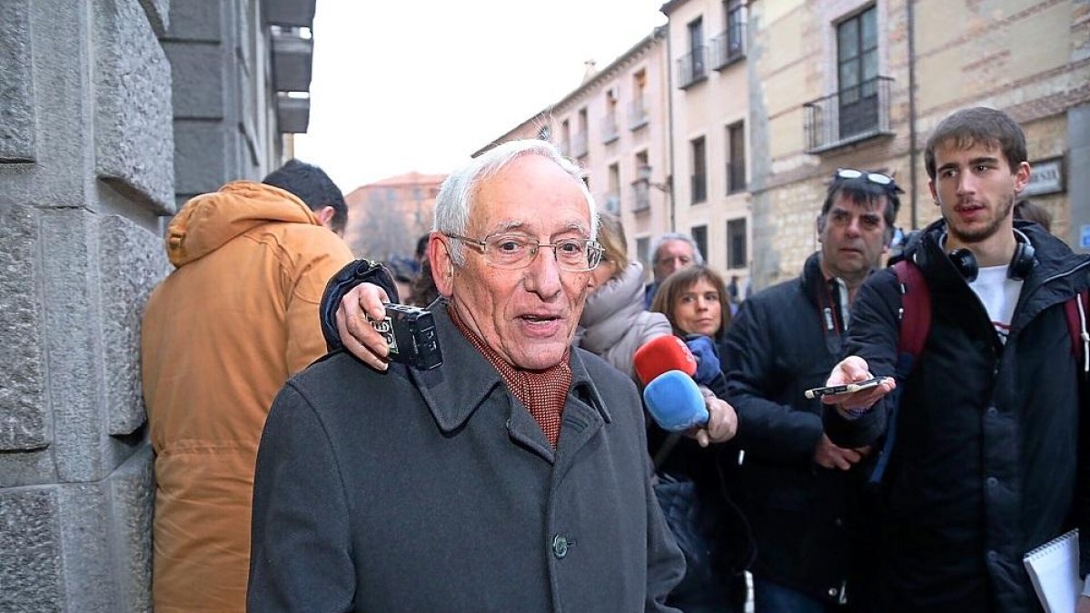 Atilano Soto, ex presidente de Caja Segovia y de la Diputación provincial, a su llegada a la Audiencia.-ICAL
