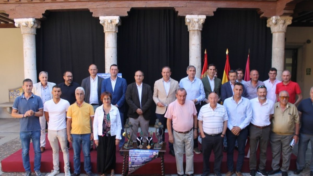 Presentación del Trofeo Diputación de fútbol. / RFCYLF