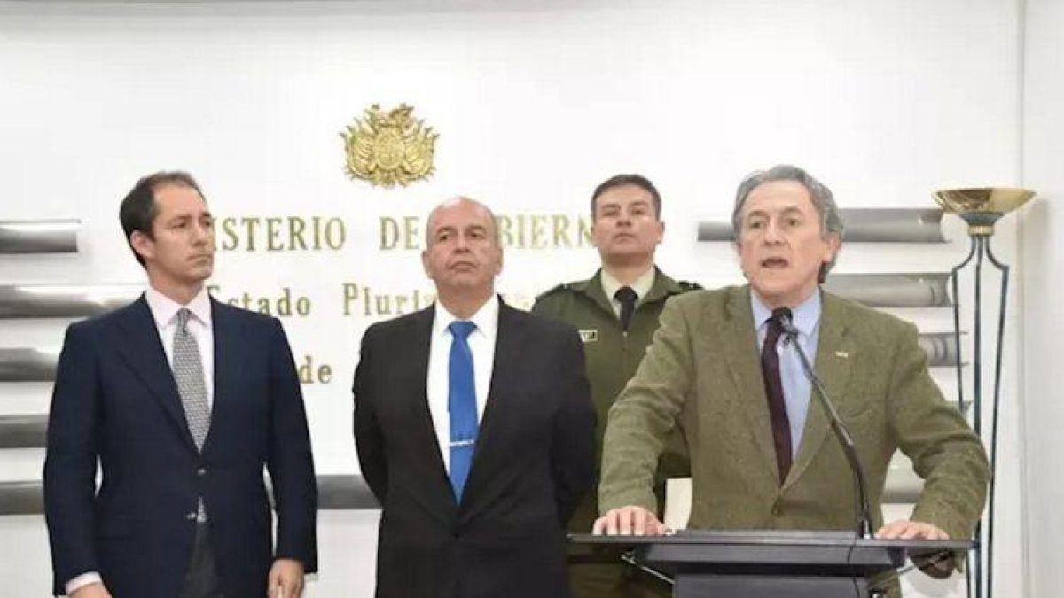 Arturo Murillo, Hermann Tertsch y Víctor González Coello de Portugal-ABI