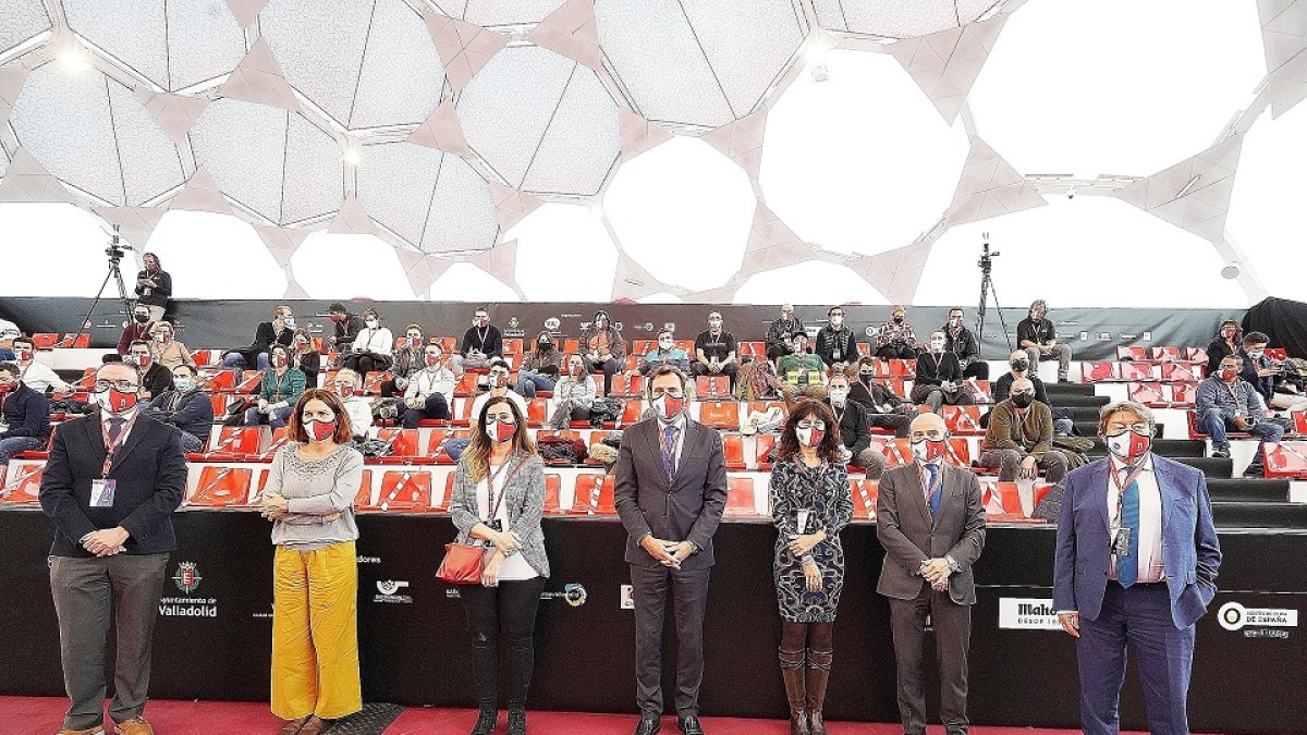 Víctor Alonso, Samantha Vallejo-Nágera, María José Hernández, Óscar Puente, Ana Redondo, Víctor Caramanzana y Luis Cepeda en la Cúpula del Milenio. E.M.