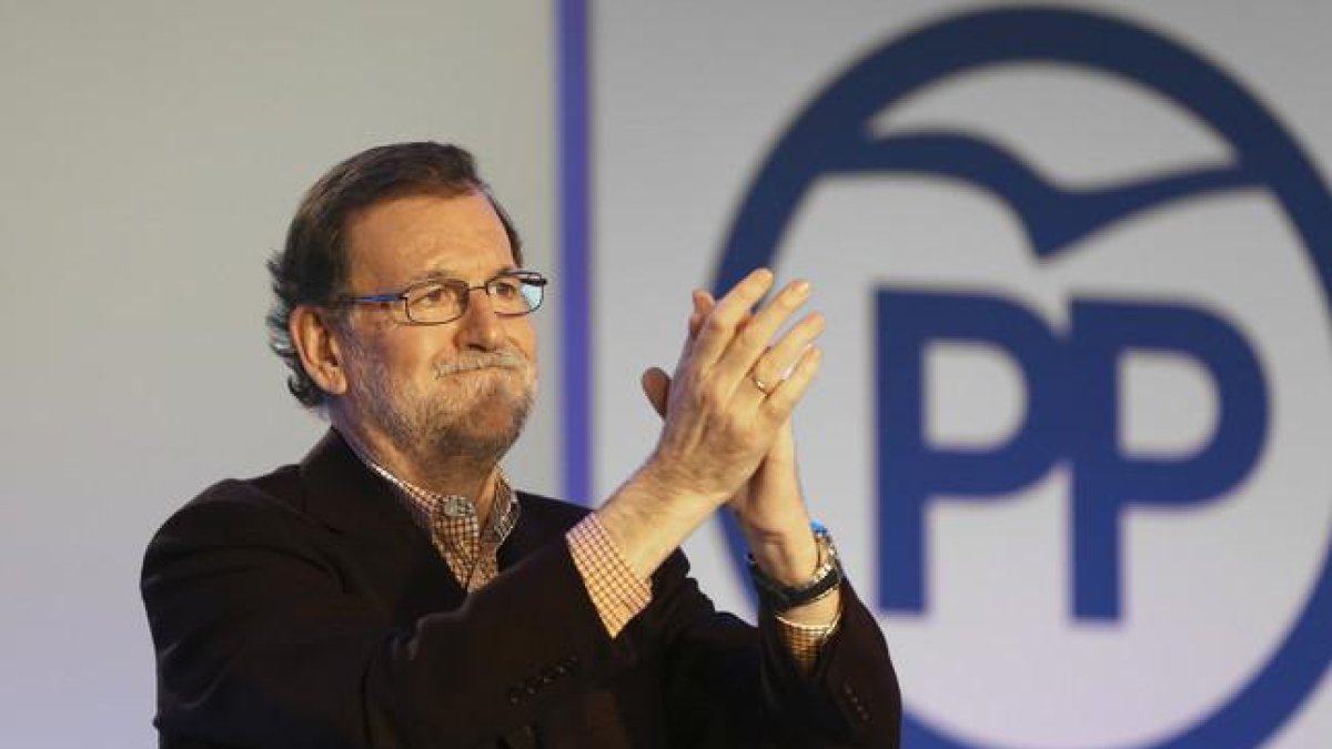 El presidente del PP y del Gobierno en funciones, Mariano Rajoy, durante su intervención el sábado en la clausura de un acto con alcaldes y afiliados del partido en Salamanca, un día después de que el Congreso rechzara la investidura del socialista Pedro -EFE