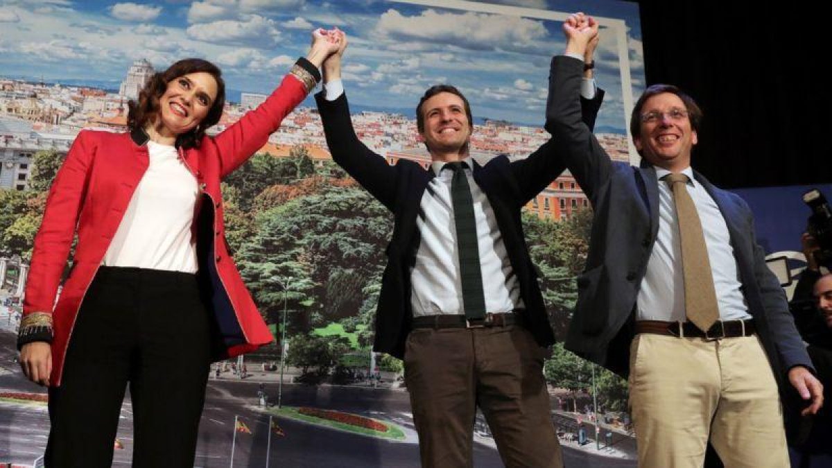Pablo Casado, durante la presentación de los candidatos del PP a la Comunidad y el Ayuntamiento de Madrid, Isabel Díaz Ayuso y José Luis Martínez-Almeida.-EFE / JUANJO MARTÍN