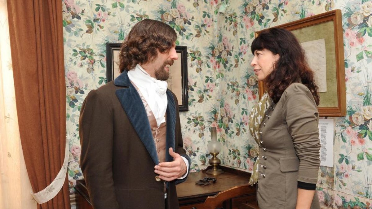 La concejala de Cultura y Turismo, Ana Redondo, presenta en la Sala de Música de la Casa de Zorrilla, las primeras actuaciones puestas en marcha para la conmemoración del bicentenario del nacimiento del poeta vallisoletano José Zorrilla.-ICAL
