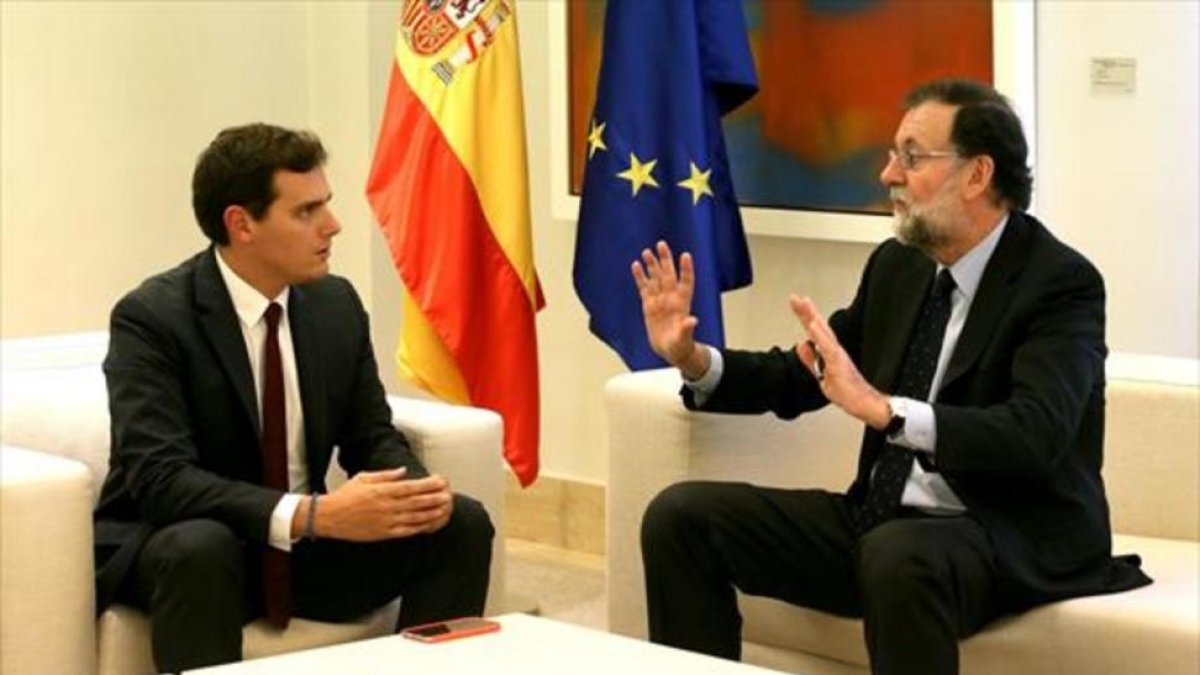 CONSULTAS Rivera conversa con el presidente del Gobierno.-JUAN MANUEL PRATS / FERRAN SENDRA