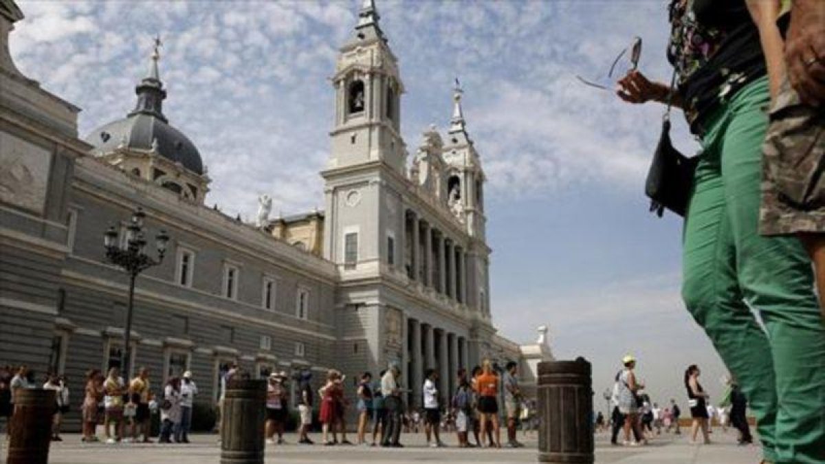 Imagen de la madrileña catedral de La Almudena.-JOSÉ LUIS ROCA