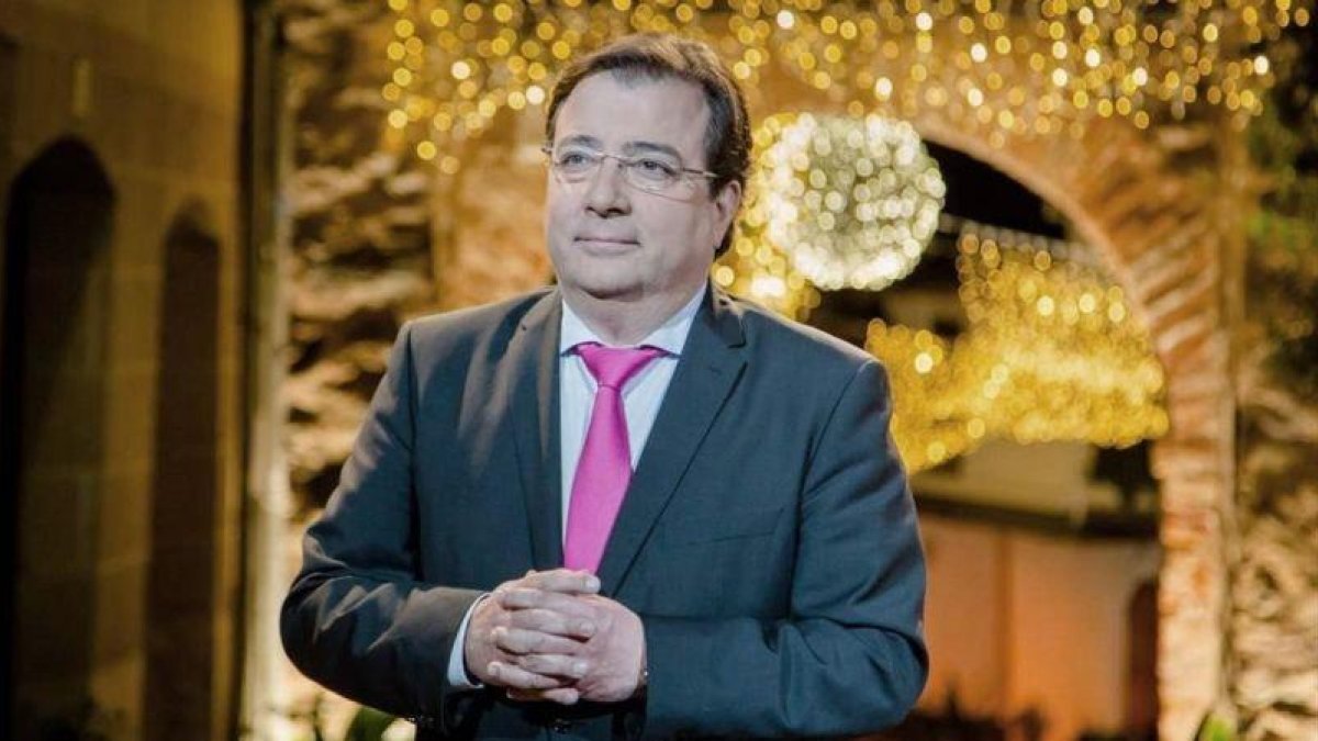 El presidente de la Junta de Extremadura, Guillermo Fernandez Vara, durante el mensaje de fin de año.-EFE / GUADALUPE CÁCERES