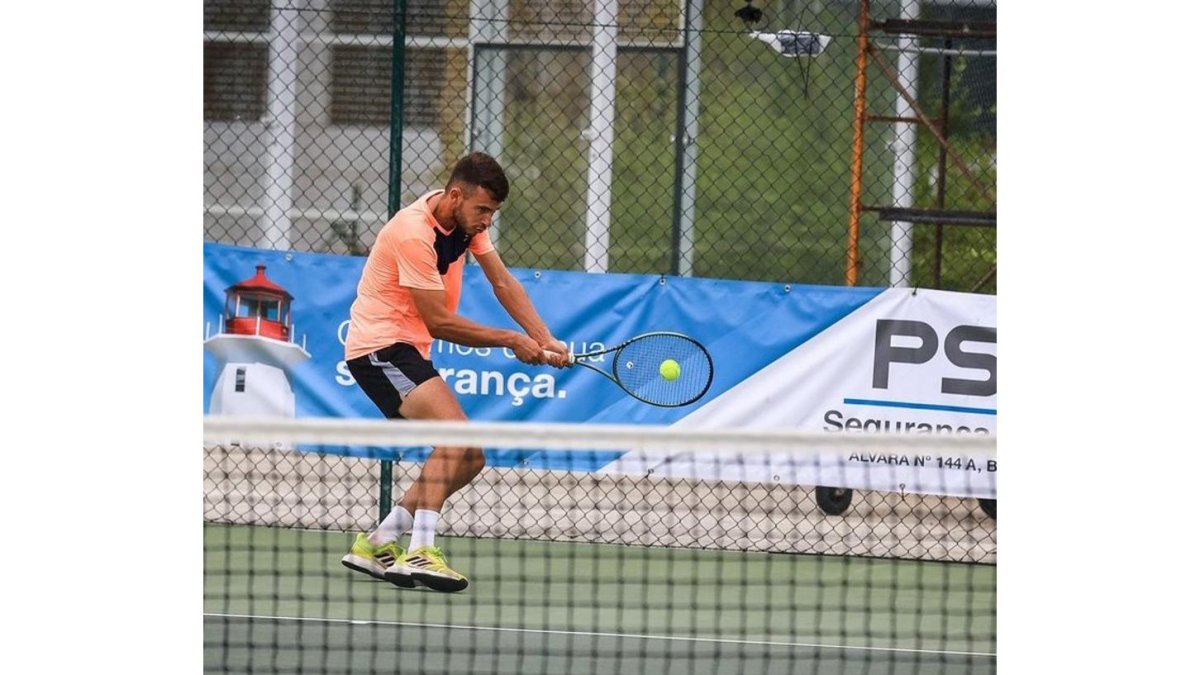 Mario González durante un partido. / E. M.