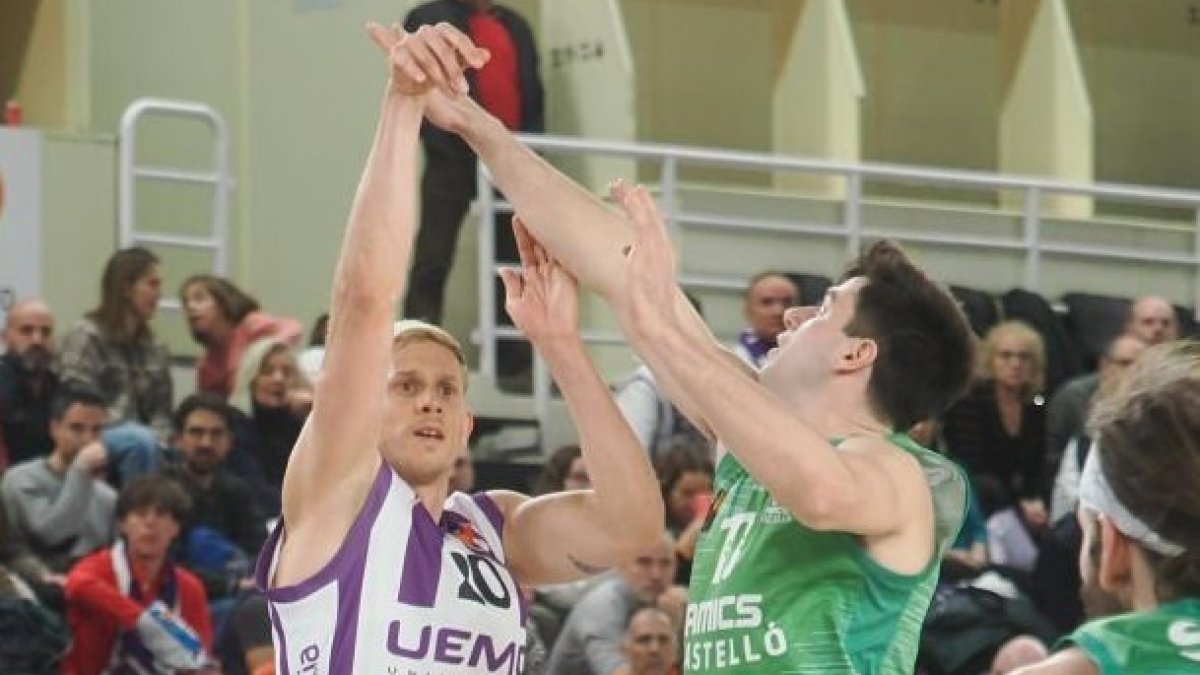 Partido UEMC Real Valladolid Baloncesto-Amics Castelló undécima jornada de la LEB-Oro