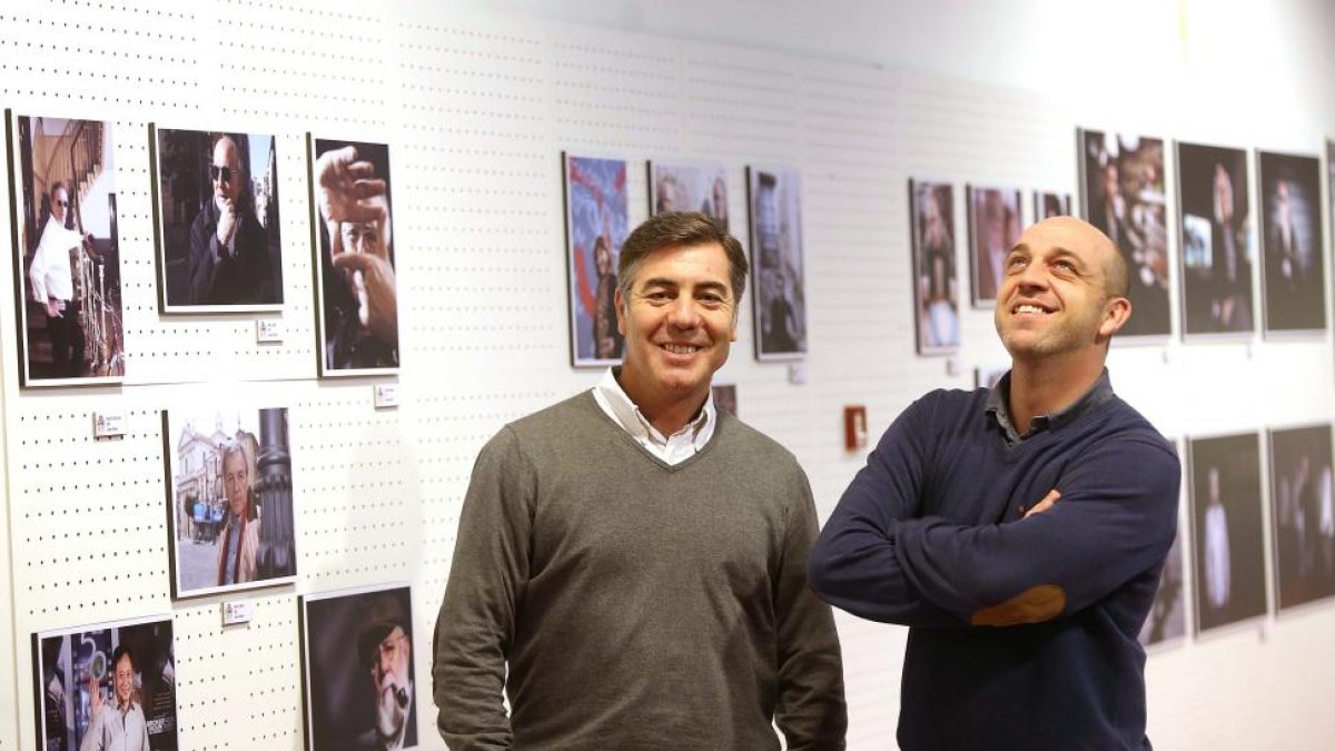 Los fotógrafos Nacho Gallego y Gabriel Villamil, presentan la exposición 'Un paseo por el festival', en el LAVA.-ICAL