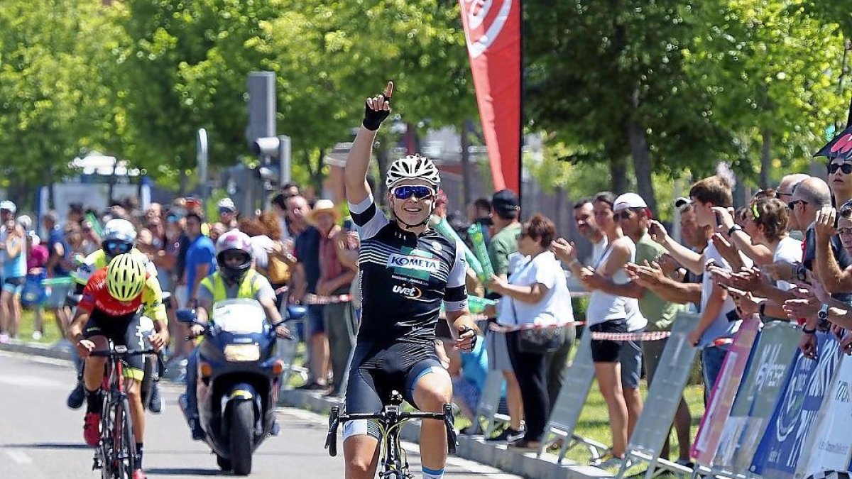 Raúl García, vencedor de la tercera y última etapa de la Vuelta a Valladolid.-MIGUEL ÁNGEL SANTOS