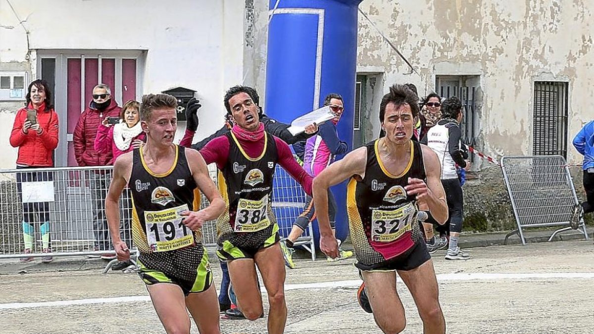 Roberto Diago, Rubén Sánchez y Luis Enrique Melero, en Matilla.-MONTSE ÁLVAREZ