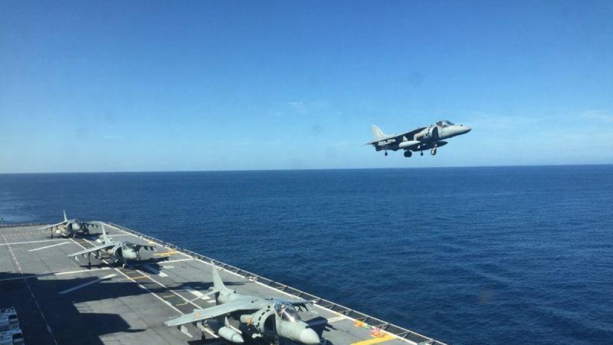 El buque de guerra de la Armada española Juan Carlos I.-
