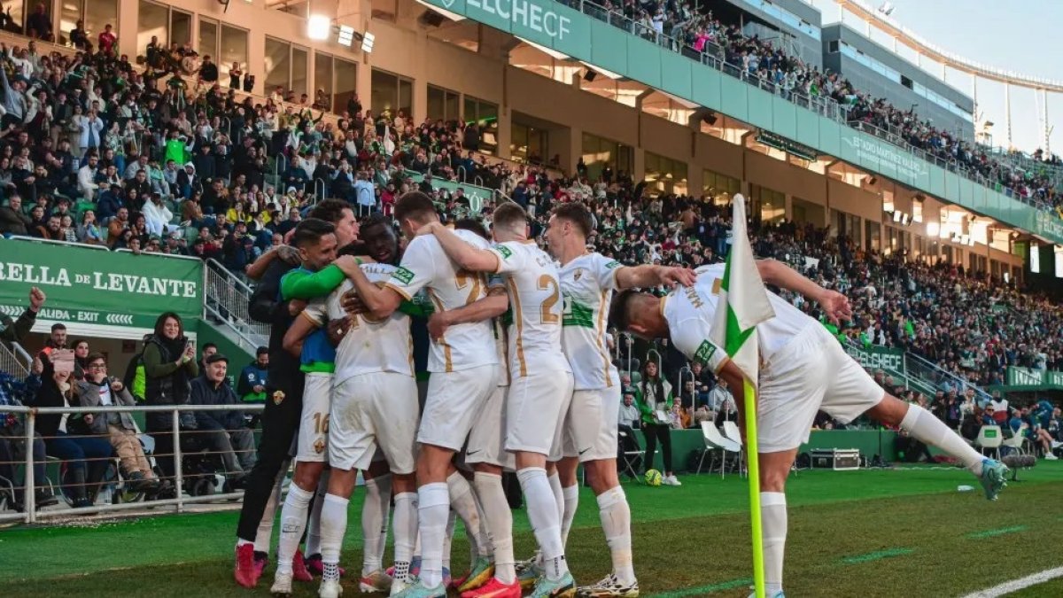 El Elche celebra un gol.