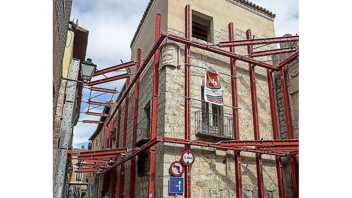 Torre del Palacio de los Alderete y proyecto de refuerzo con malla.-PABLO REQUEJO