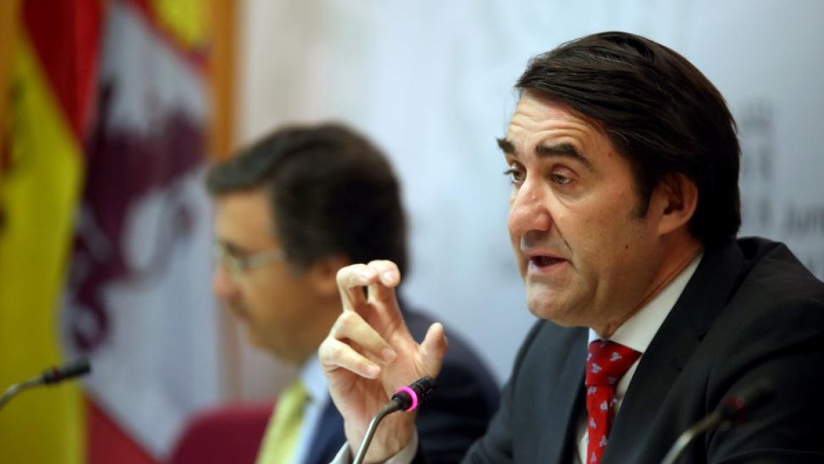 El consejero de Fomento y Medio Ambiente, Juan Carlos Suárez-Quiñones, presenta la actualización del Sistema de Información Urbanística de Castilla y León-ICAL