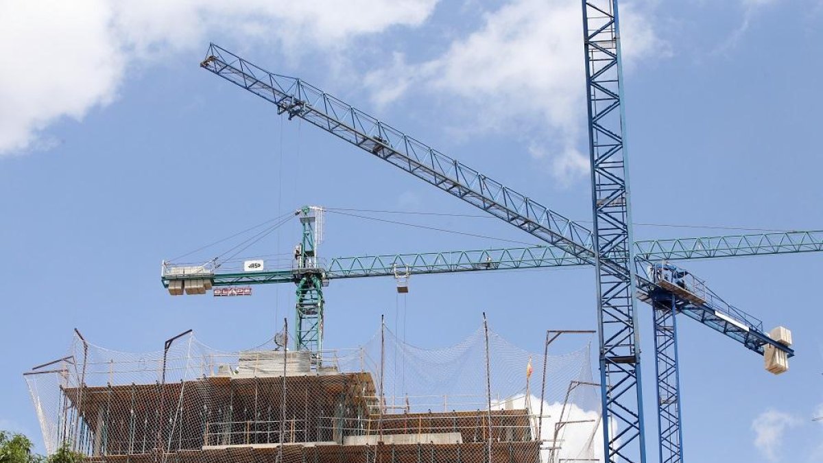 Viviendas en construcción.-ICAL