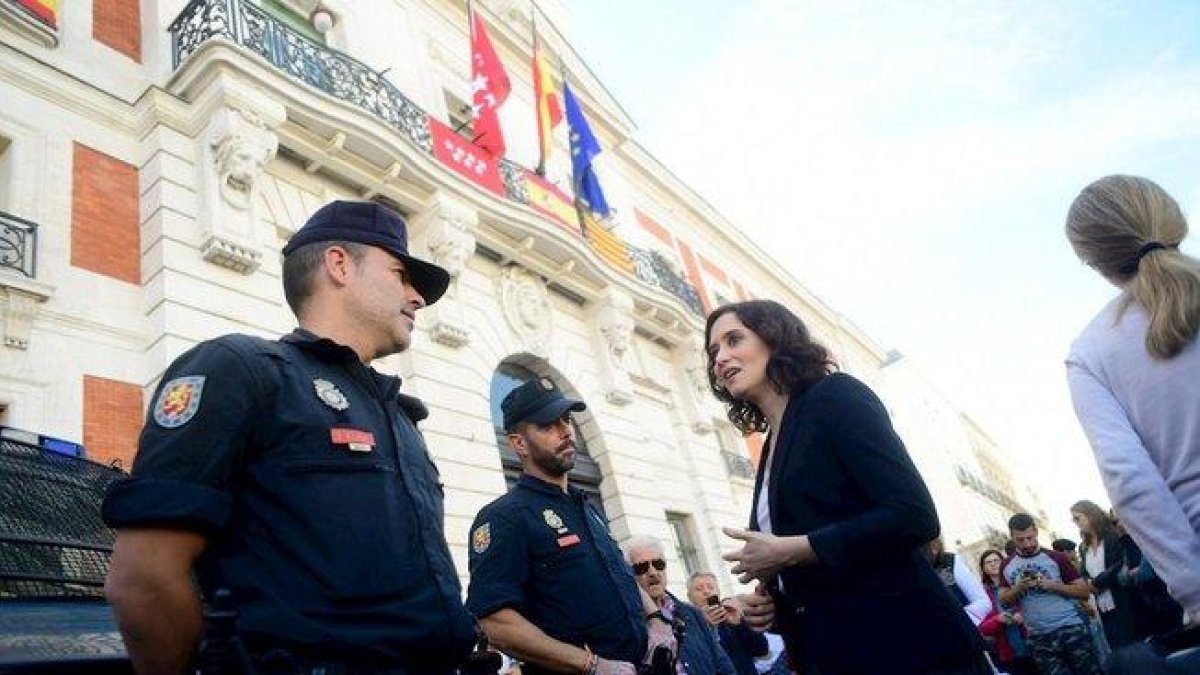 Isabel Díaz-Ayuso, presidenta de la Comunidad de Madrid, durante la manifestación ’Juntos por España. Convivencia sin violencia’.-