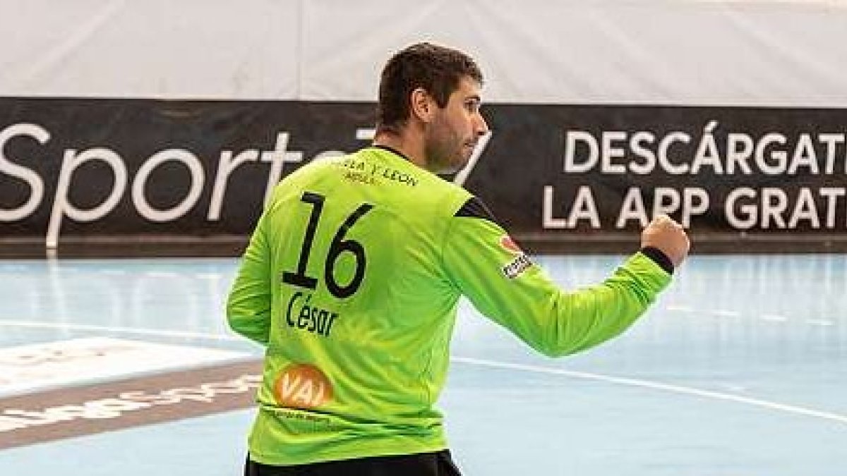César Pérez.