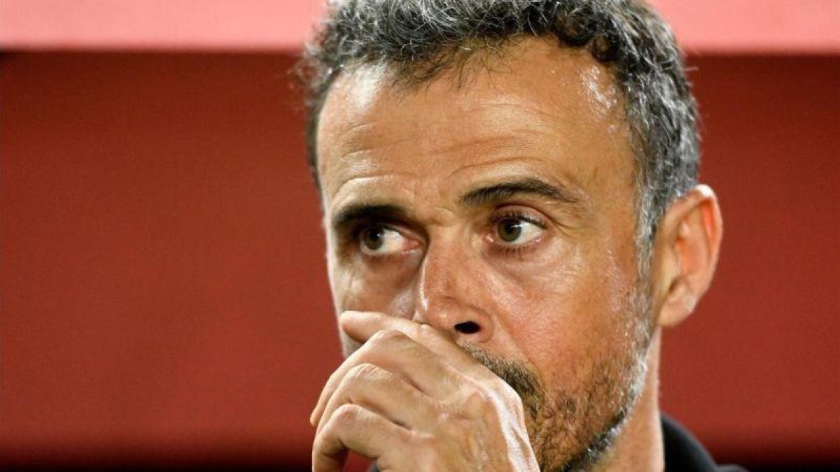 Luis Enrique, durante el partido ante Croacia en Elche.-AFP / JOSE JORDAN
