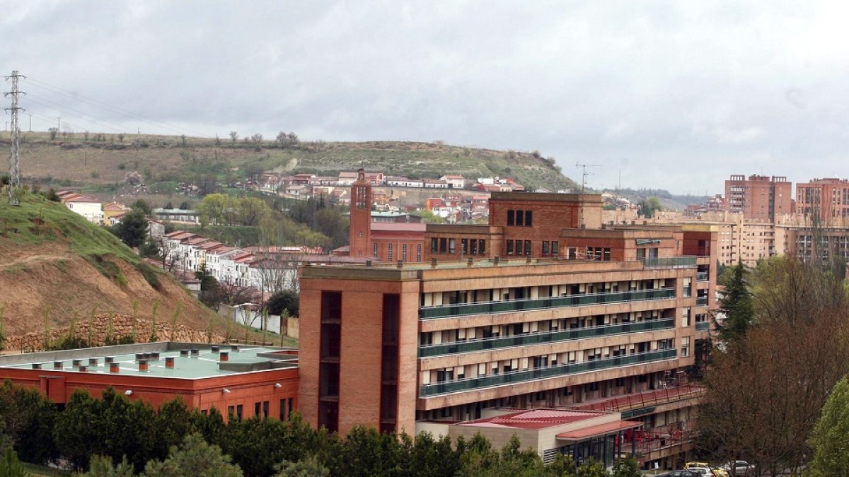 Residencia Cardenal Marcelo.- E. M.