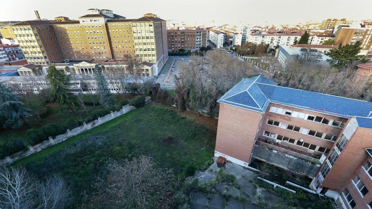 Vista desde el aire del antiguo colegio El Salvador donde se ubicará para el futuro Campus Judicial. - E.M.