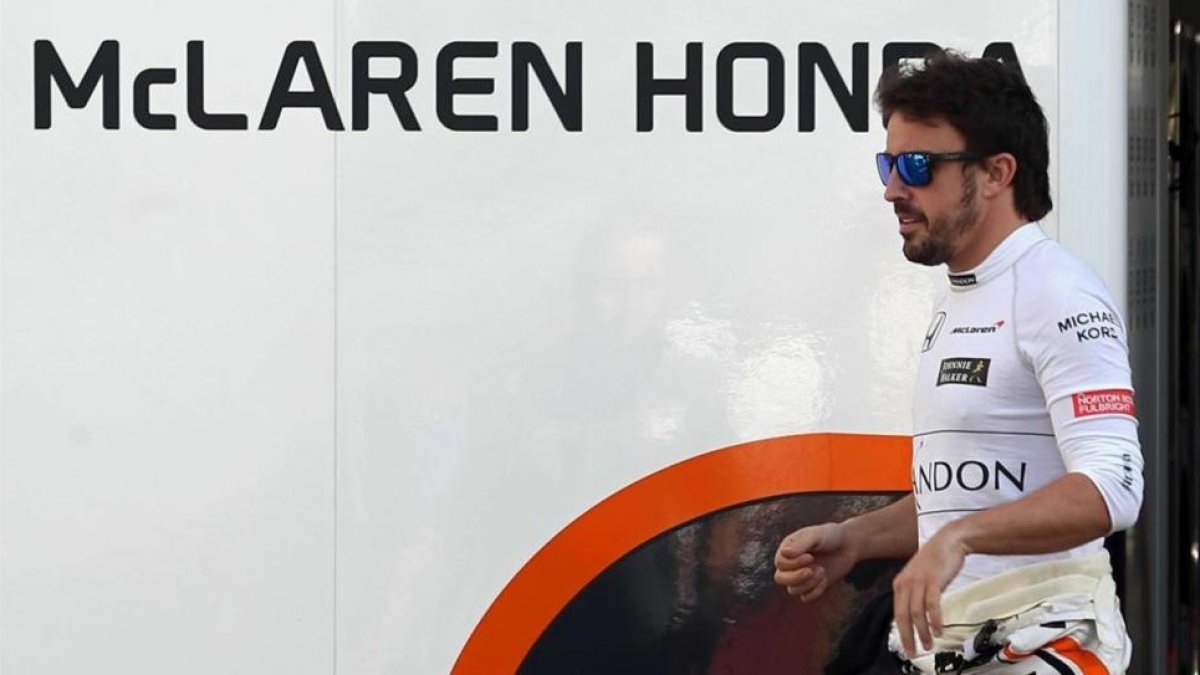 Fernando Alonso, en los test de Montmeló.-TONI ALBIR