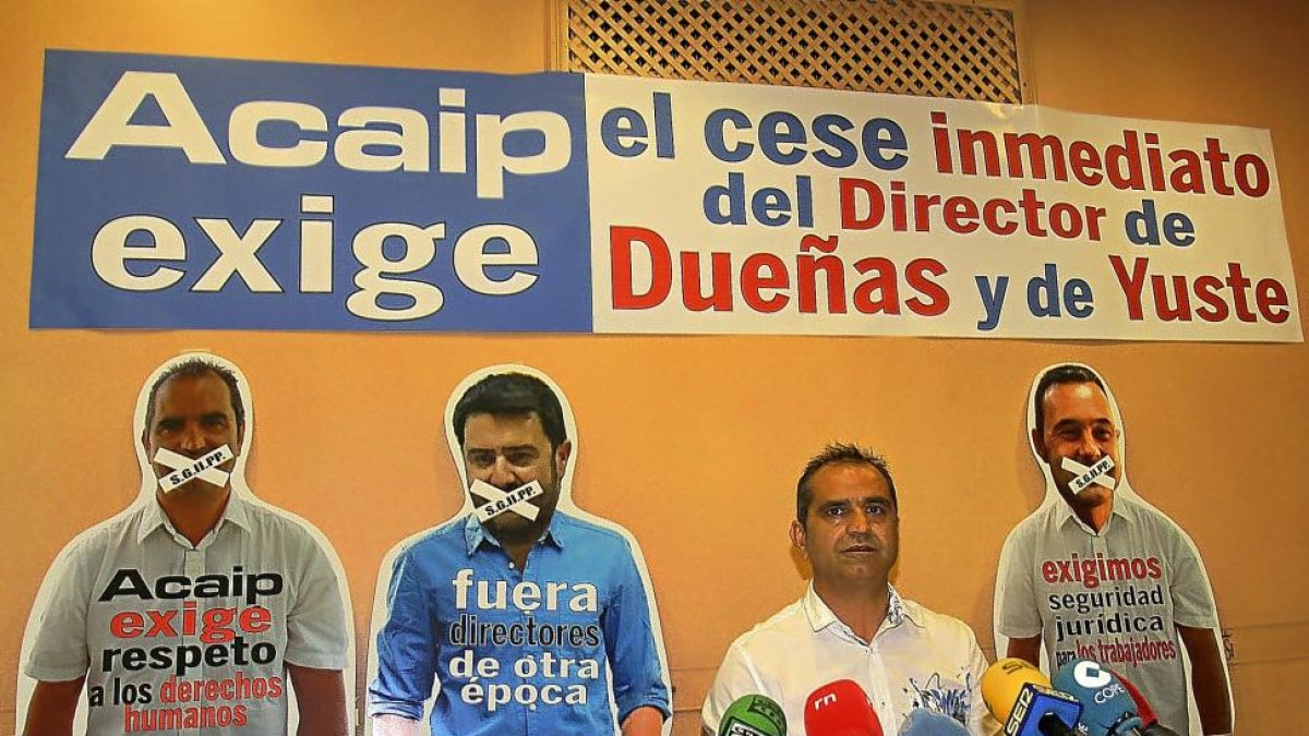 El presidente de Acaip, José Luis Pascual, en el anuncio de la denuncia.-ICAL