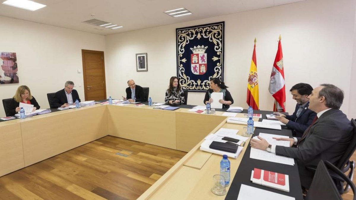 Reunión de la Mesa y la Junta de Portavoces de las Cortes de Castilla y León.-ICAL