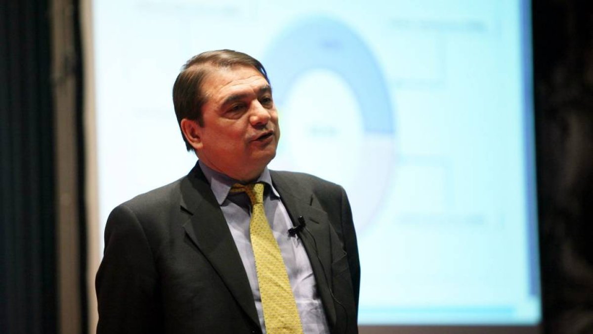 El director de Investigación de Sigma Dos, José Miguel de Elías, ofrece la conferencia 'La investigación de mercado, ¿un lujo sólo al alcance de las grandes empresas?'-Ical