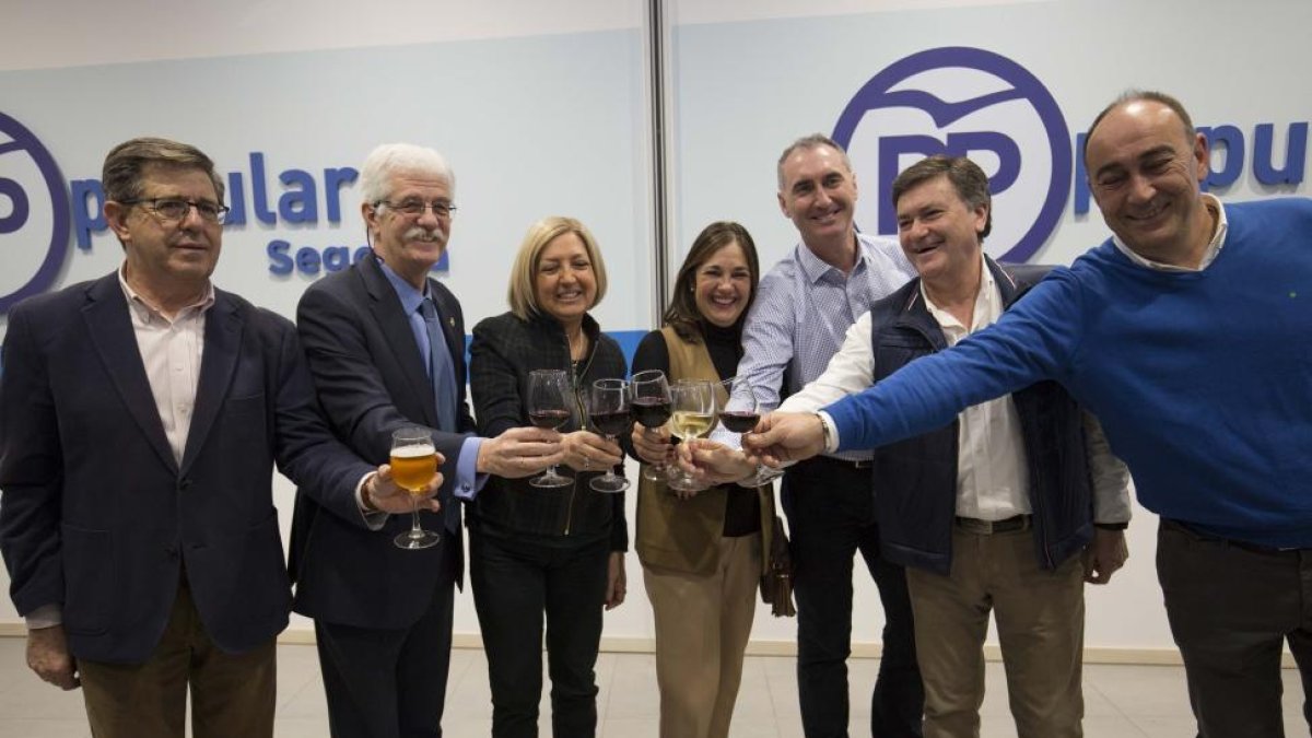 El Partido Popular de Segovia celebra en su sede el tradicional vino de Año Nuevo junto a los medios de comunicación-DIEGO DE MIGUEL.