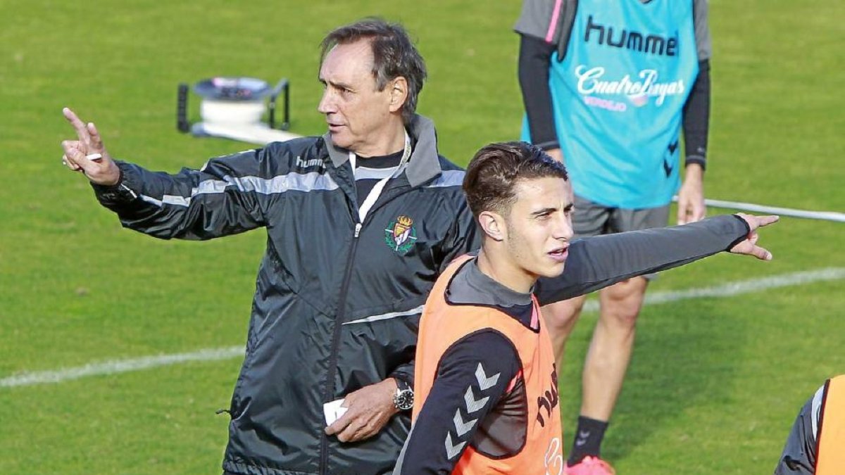 Hermoso, delante de Portugal durante un entrenamiento-J.M. Lostau