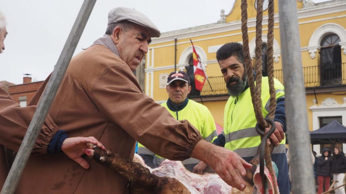 Matapozuelos en Valladolid recupera la matanza del cerdo. PHOTOGENIC